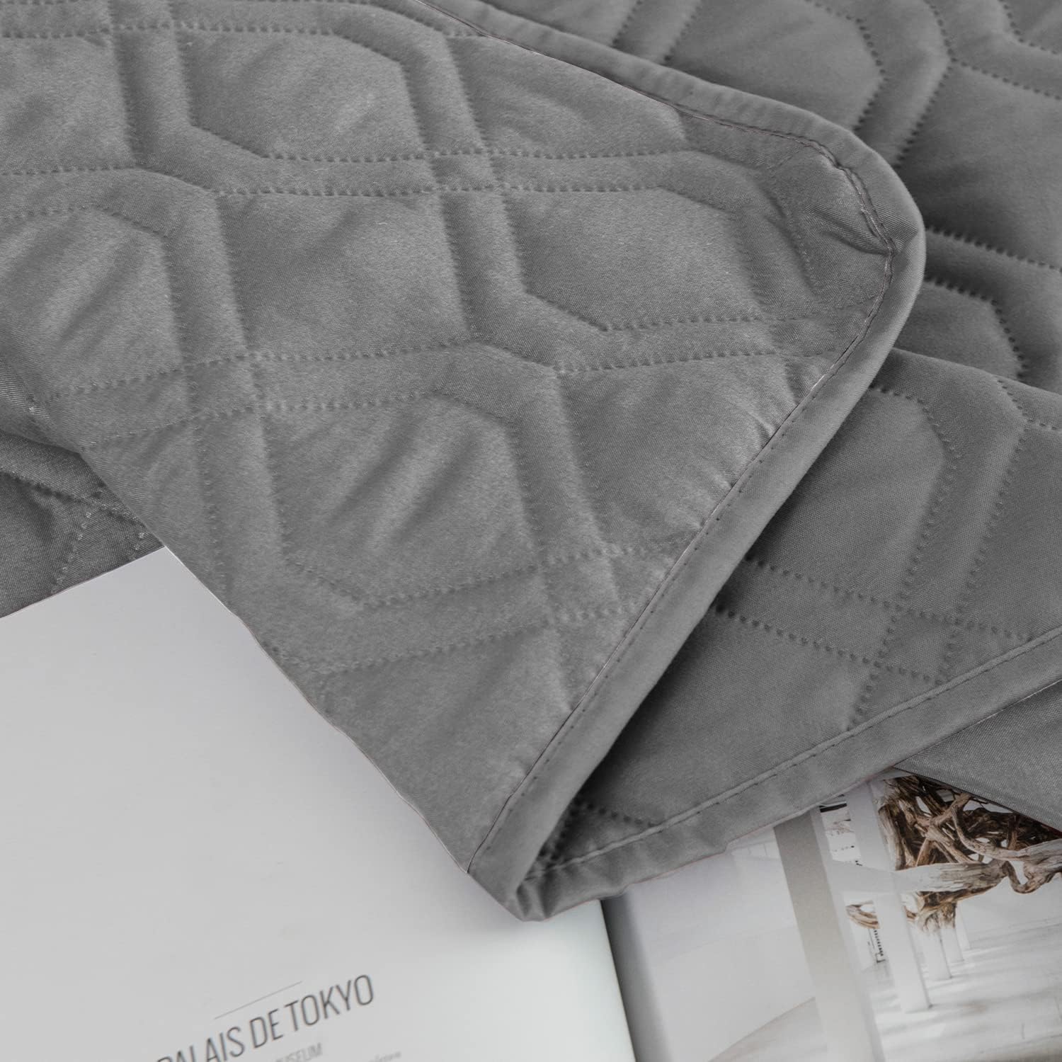 Ameritex Waterproof Blanket Reversible Dog Bed Cover Pet Blanket for Furniture Bed Couch Sofa - Pet Explorer