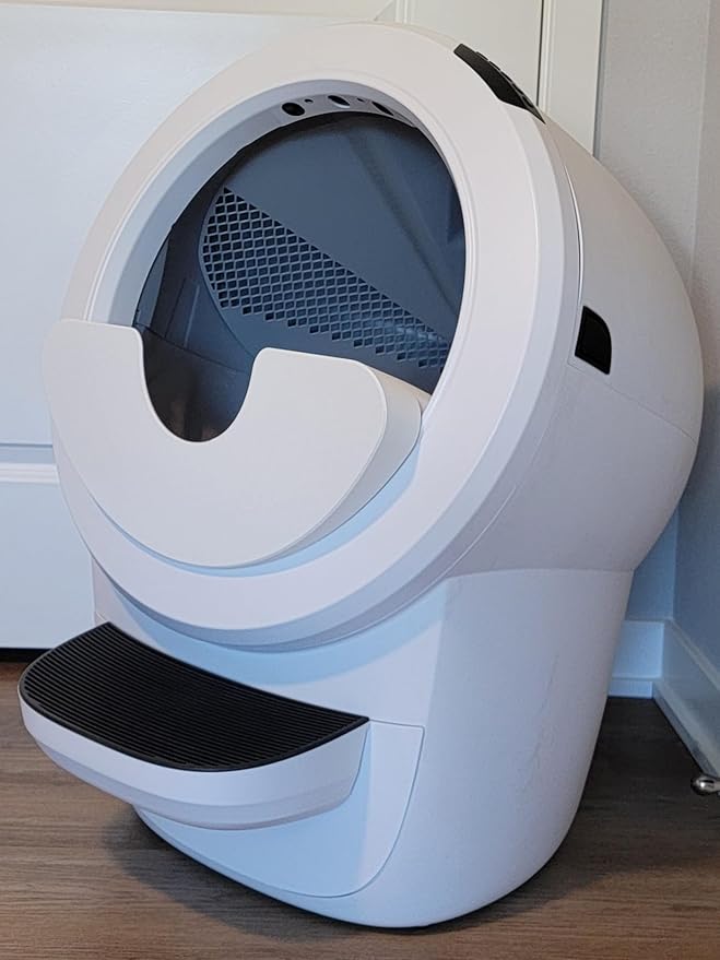 Max Shield for Litter-Robot 4 : Anti-Flicking, One-Piece Design - White (White Max Shield w/Leveler)