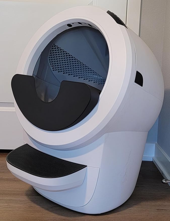 Max Shield for Litter-Robot 4 : Anti-Flicking, One-Piece Design - White (Black Max Shield w/Leveler)