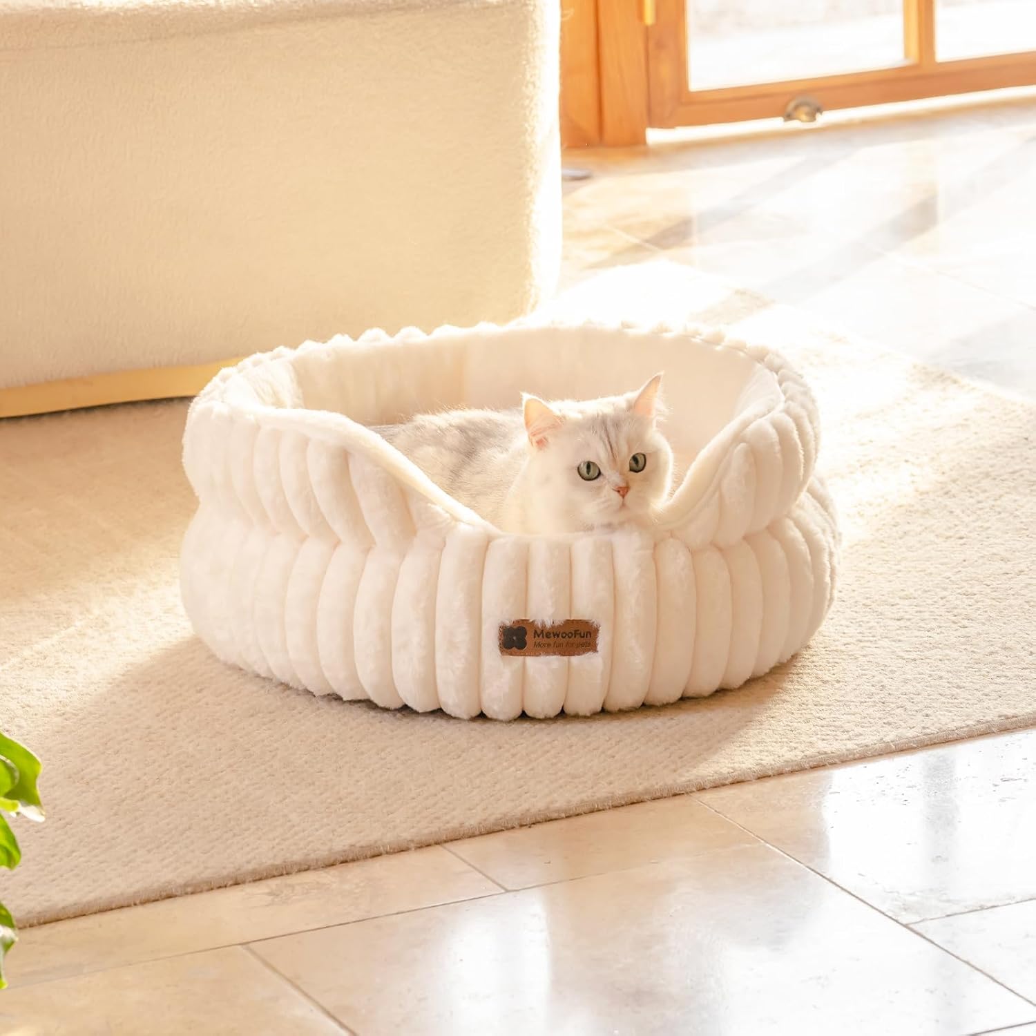 MEWOOFUN Cat Beds for Indoor Cats, Washable Dog Bed for Small Dogs, Round Pet Bed for Puppy and Kitten with Anti-Slip Bottom (Beige, 20"x20"x8") - Pet Explorer