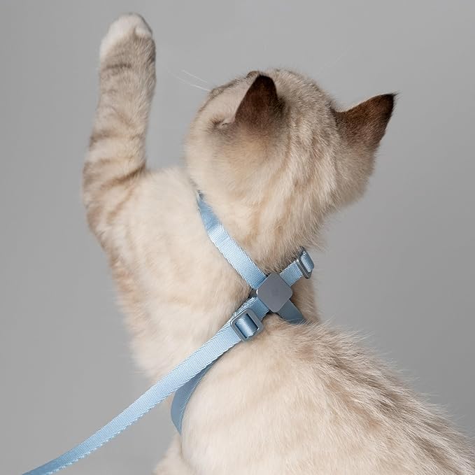 Cat Harness Escape-Proof Anti-Choking Adjustable Nylon Harness Lightweight with Anodized Aluminum Buckle, Ideal for Cats Outdoor Walking and Training, IDA Award (Linen, L (21.7"))