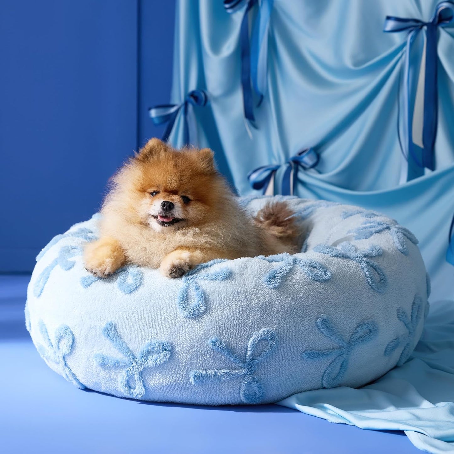 LE SURE Donut Small Dog Bed - Round Cat Beds for Indoor Cats Anti-Anxiety Calming Pet Beds, Washable Cute Modern Beds with Teddy Sherpa Plush & Anti Slip Bottom, 23 Inch, Ice Melt - Pet Explorer
