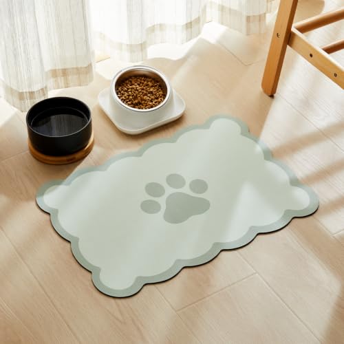 Scalloped Dog Feeding Mat (Green / 19"L x 14"W)