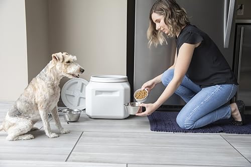 Vittles Vault Airtight Pet Food Storage Container + Scoop (30 Pounds)