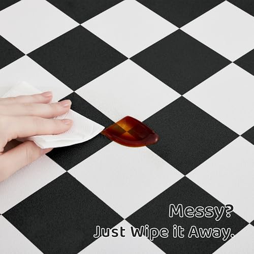 Checkered Dog Feeding Mat (24"L x 16"W / Black)