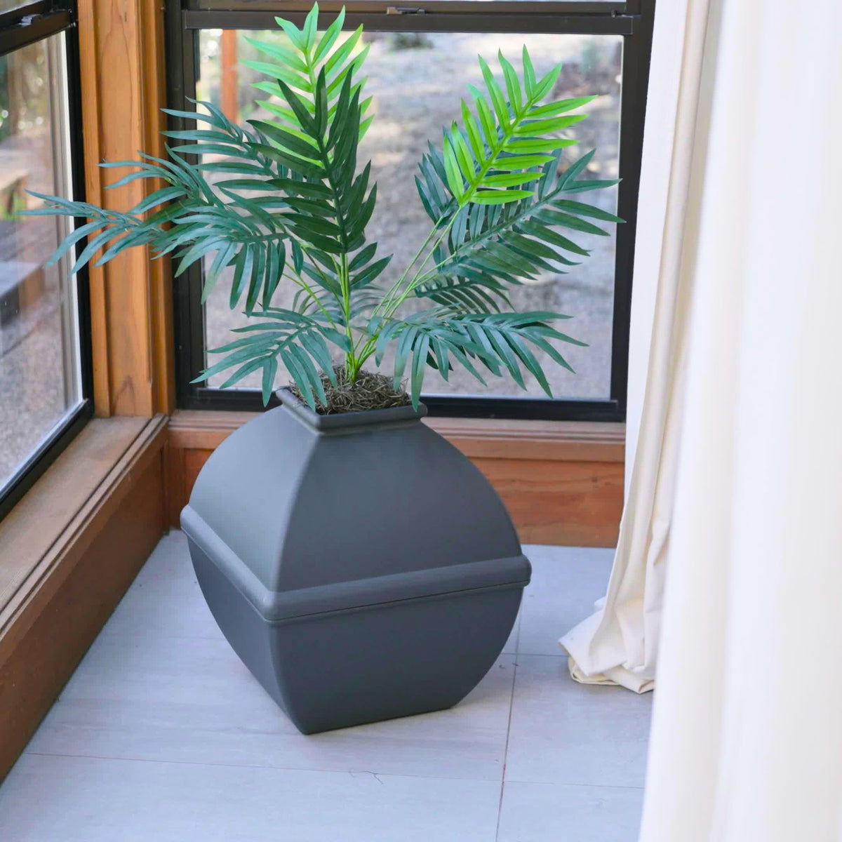 Courtyard Hidden Litter Box Planter (Black Suede)