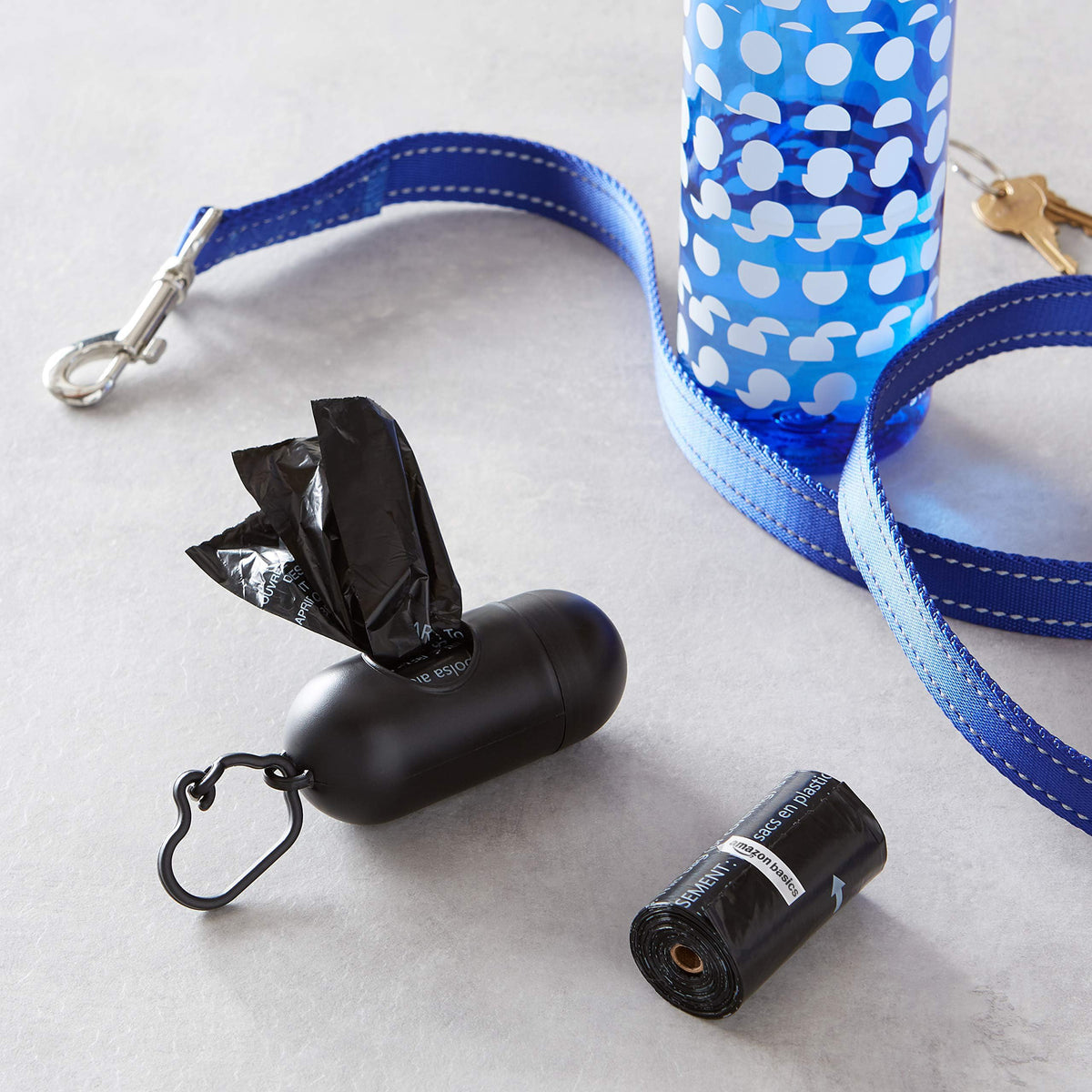 Dog Poop Leak Proof Bags with Dispenser and Leash Clip (Black / 300 Bags)