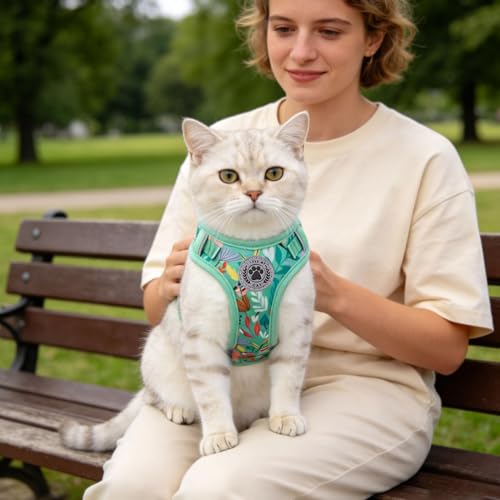 Cat Harness and Leash Set (Leaves Green / M (Chest: 12 - 19"))