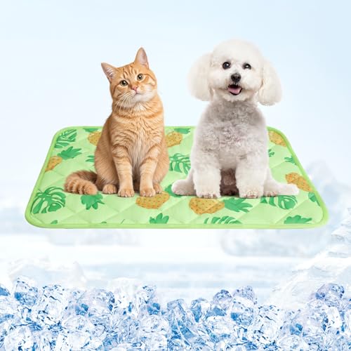 Dog Cooling Mat (Green Pineapple / Medium 19.5IN x 27.5IN)