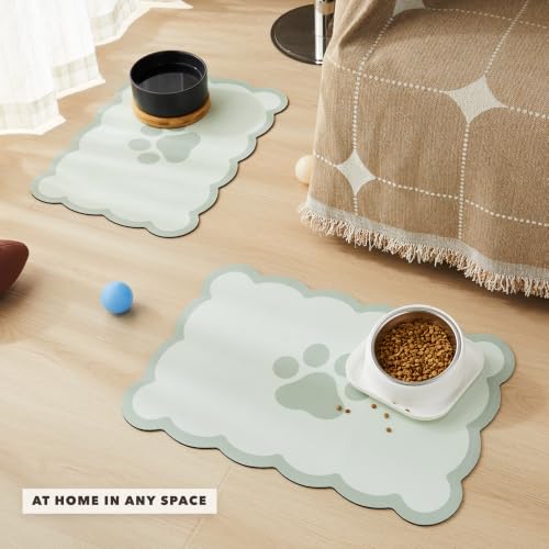 Scalloped Dog Feeding Mat (Green / 22"L x 17"W)